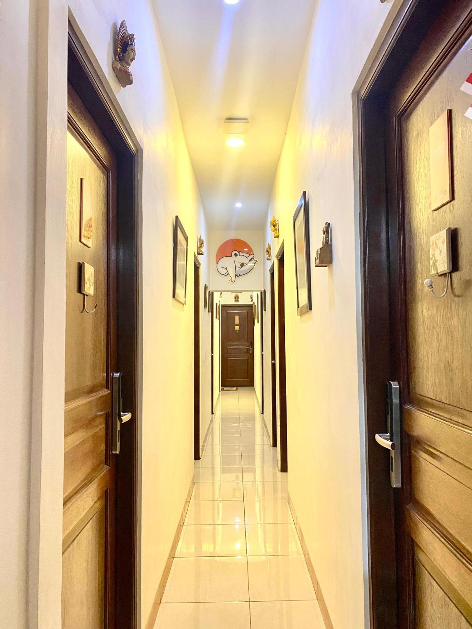 Cabin Hotel Bhayangkara Джокякарта Екстериор снимка