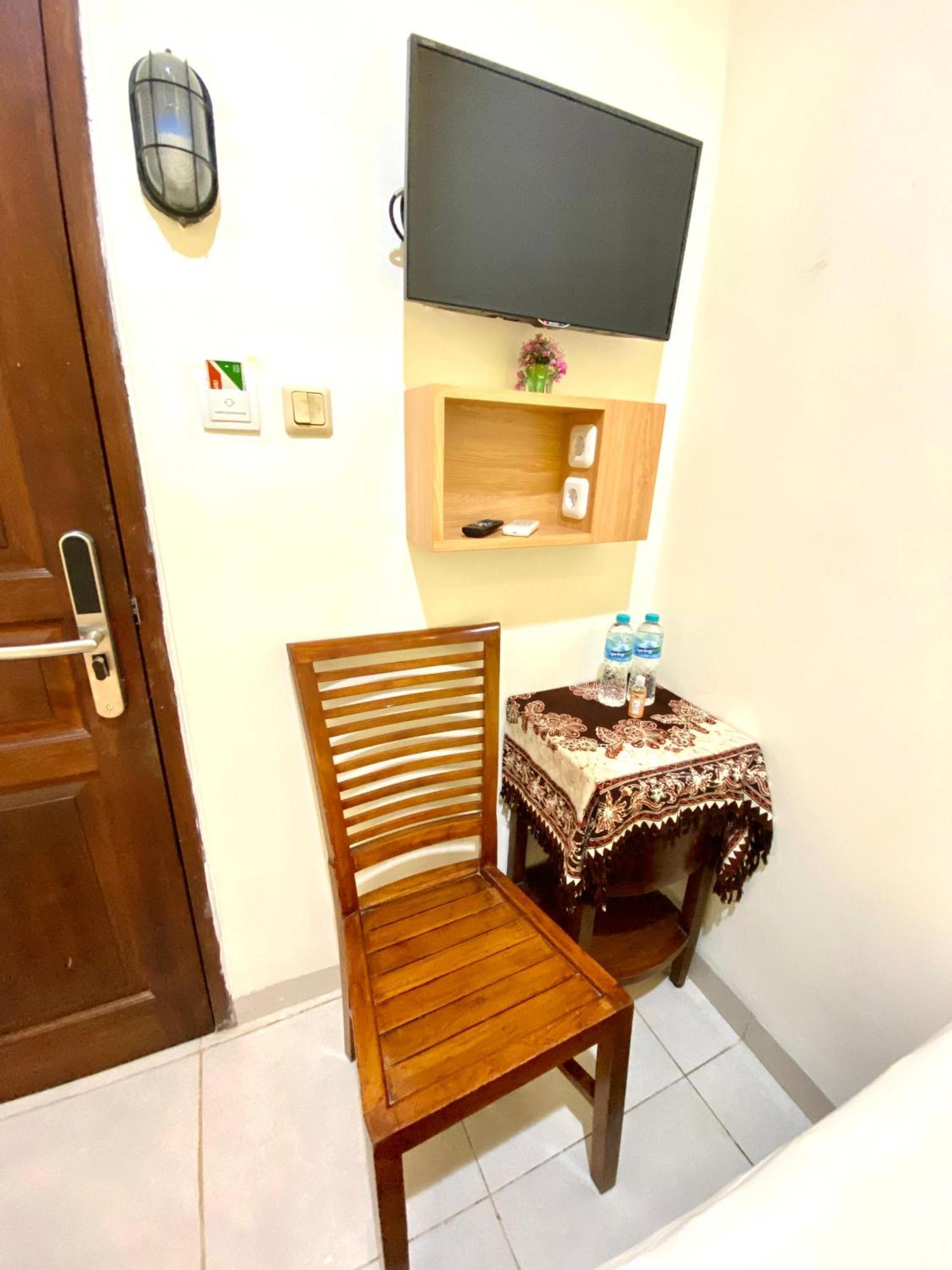 Cabin Hotel Bhayangkara Джокякарта Екстериор снимка
