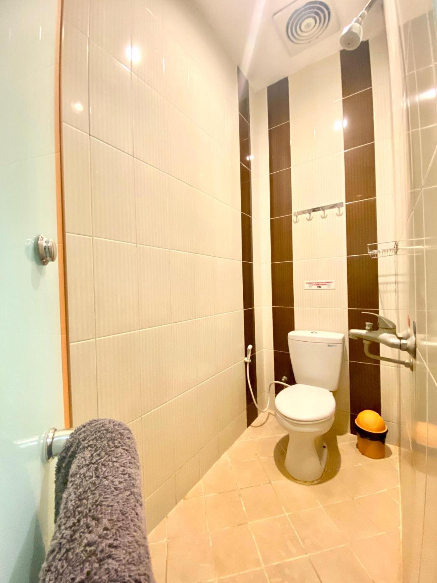 Cabin Hotel Bhayangkara Джокякарта Екстериор снимка