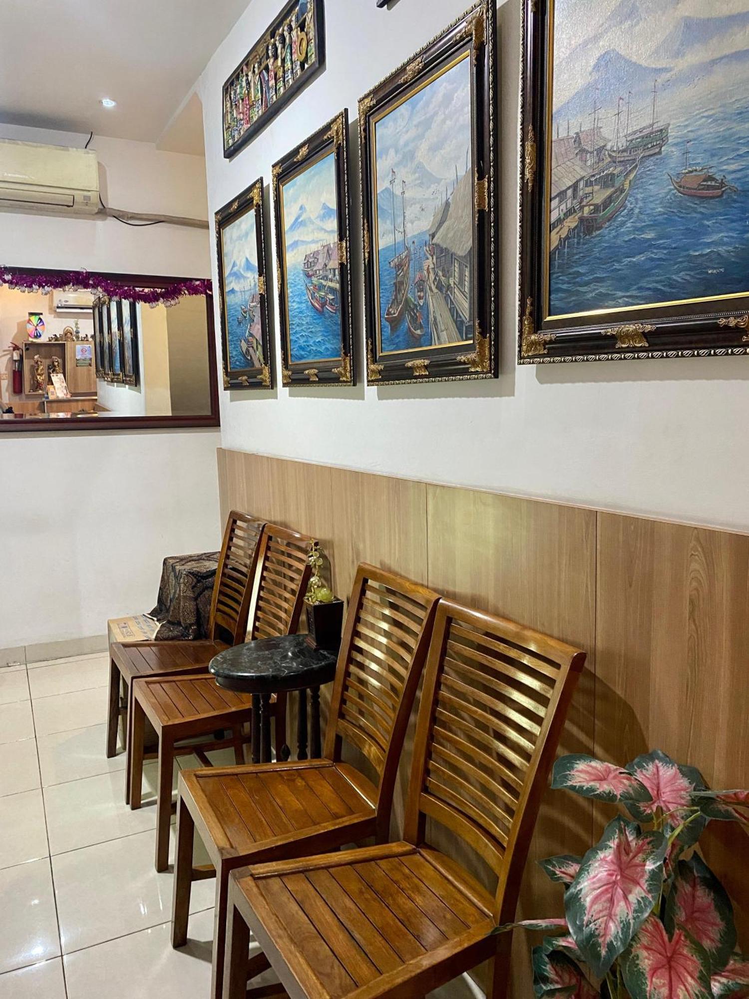 Cabin Hotel Bhayangkara Джокякарта Екстериор снимка