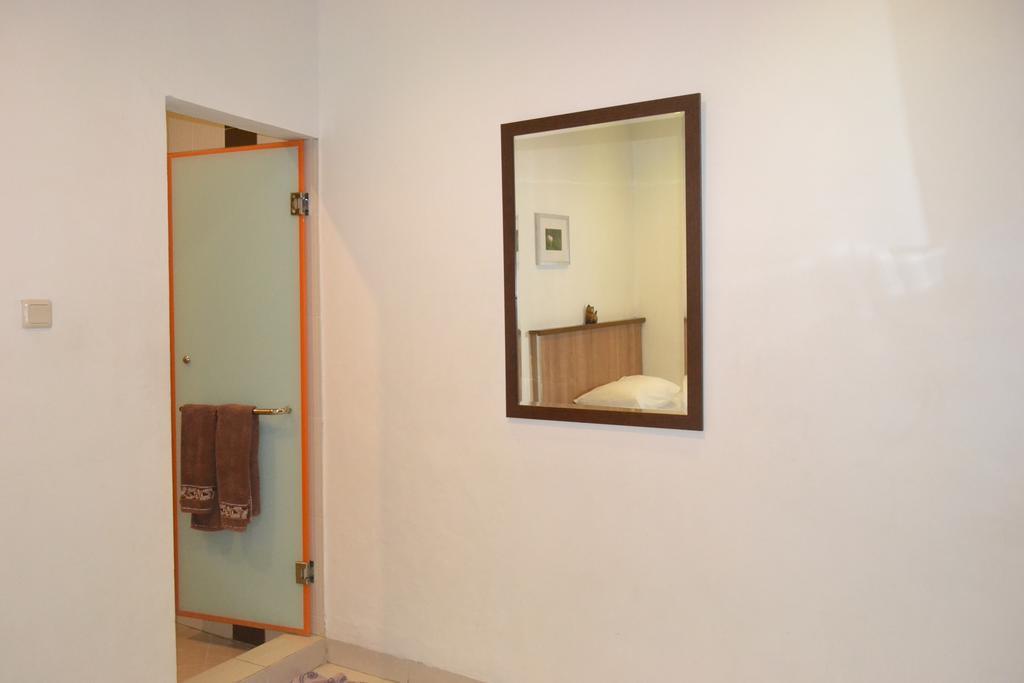 Cabin Hotel Bhayangkara Джокякарта Екстериор снимка